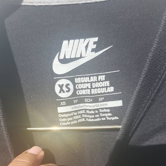 Nike Black Regular Fit Tee - Picture 4 of 6